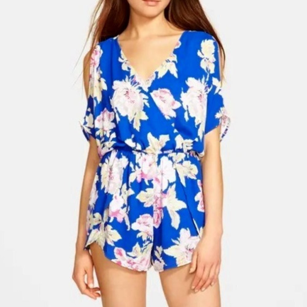 ASTR the Label Romper Hawaiian Floral Tropical Floral Blue Shorts Batwing